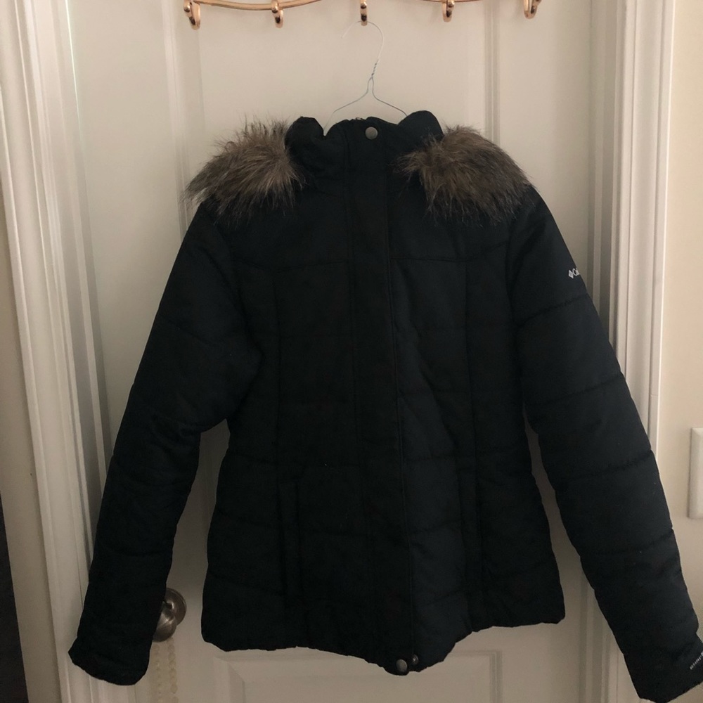 Large Women’s Columbia puffy coat